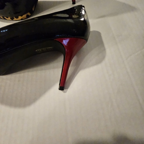 J. Renee Chic Black Patent Leather Heels - Picture 7 of 11